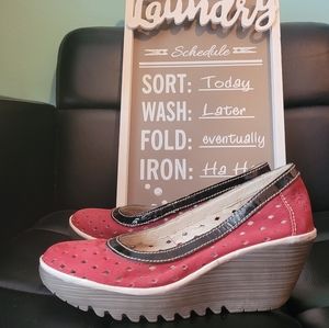 Comfy red fly Londons 🪰 shoes